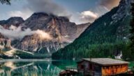 Die Vorteile von Wasser und Zitrone Wie man Rosenwasser für das Gesicht macht