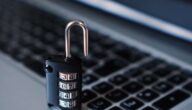 Suche nach Sicherheit zu Hause Suche nach Sicherheit zu Hause