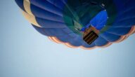 Wie man das Flugzeug abhebt Wie man das Flugzeug abhebt