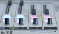 Der Unterschied zwischen Radio und Fernsehen Der Unterschied zwischen Radio und Fernsehen
