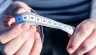 Kommunikationsmittel zwischen Minus und Plus Kommunikationsmittel zwischen Minus und Plus